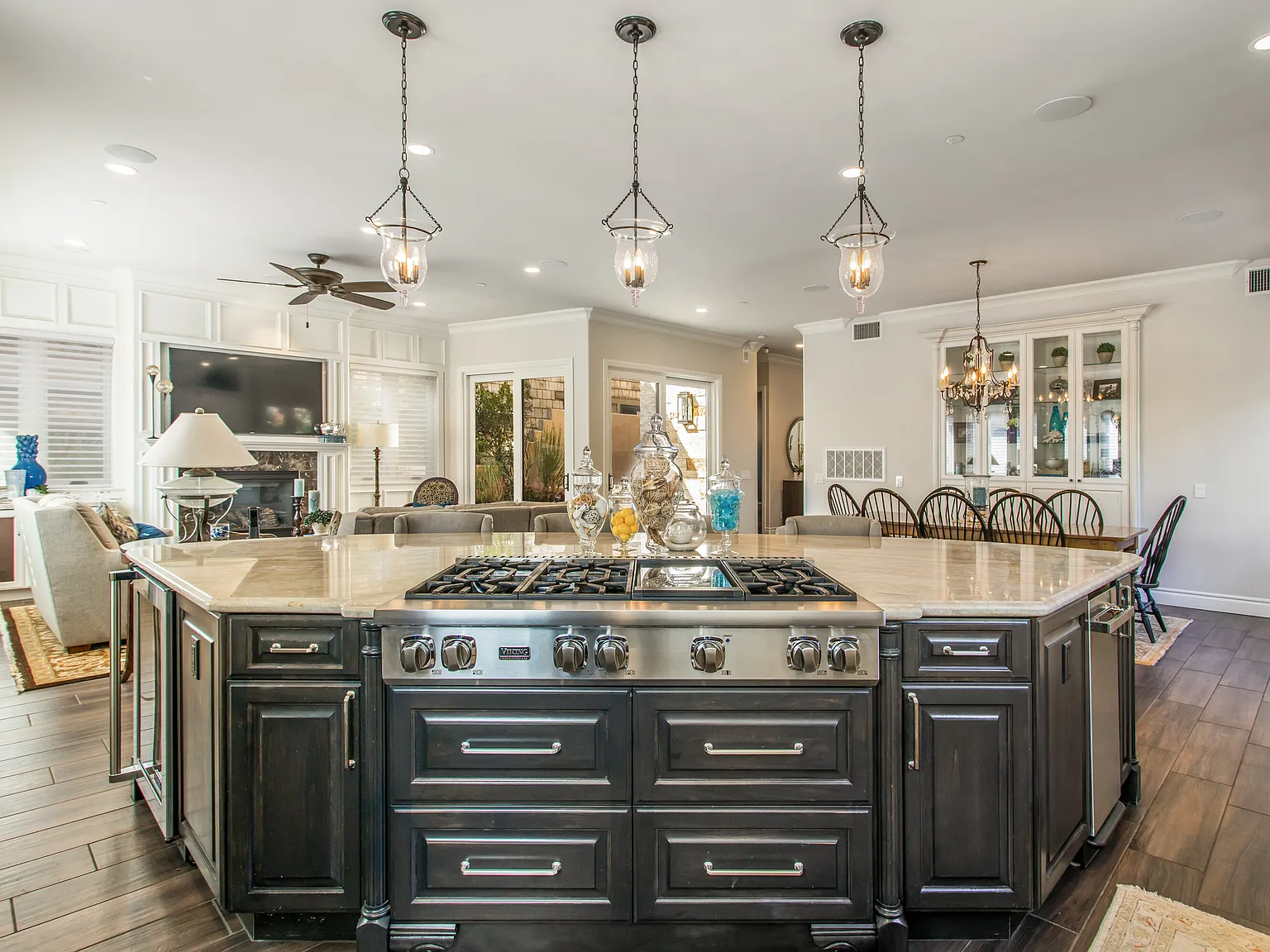 6 bed, 7.5 bath, 5227 sqft, $23,999 — Photo 4