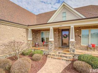 109 Meadowbrook Ct, Benson, NC 27504