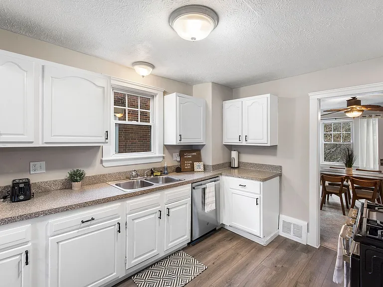 3271 Yorkshire Rd — Photo 31