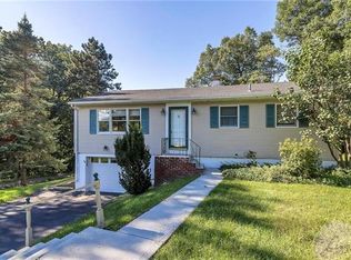 15 Galveston Dr, Monroe, NY