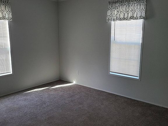 5th image of 316 N Greenway Dr