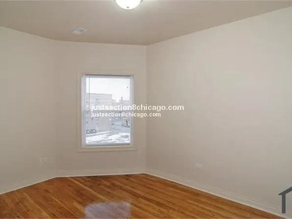 1025 N Leamington Ave, Chicago, IL 60651