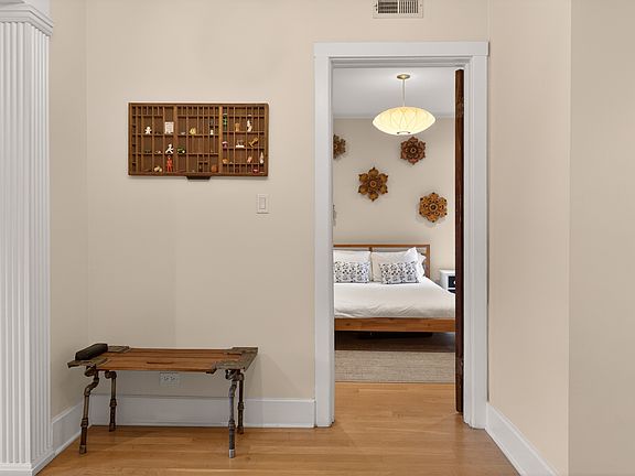 5th image of 5639 N Kenmore Ave #3
