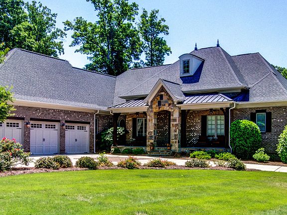 3 bay garage, circular drive