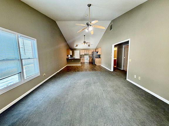 3rd image of 115 Iroquois Ct