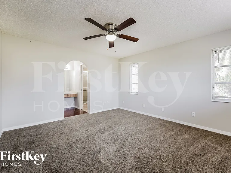 2126 SE 5th Ter — Photo 10