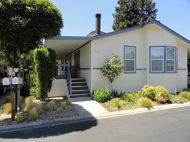1st image of 802 Villa Teresa Way