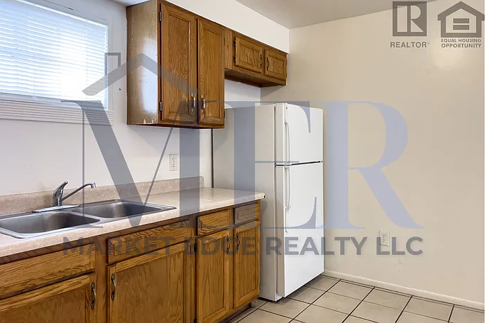 1524 W Sahuaro Dr #B — Photo 9