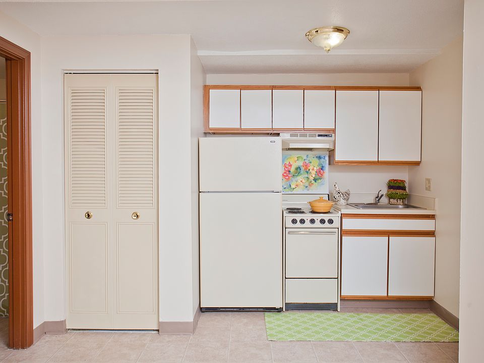 2nd image of 68 Edbert St APT K