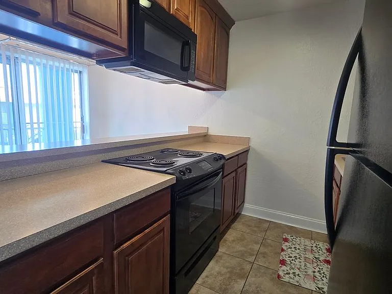 432 Auburn Dr #204 — Photo 6
