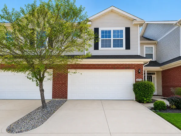 10902 Perry Pear Dr, Zionsville, IN 46077