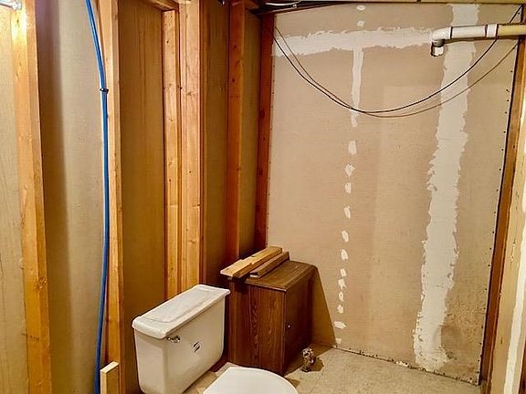 4th image of 5530 Oxen Ave