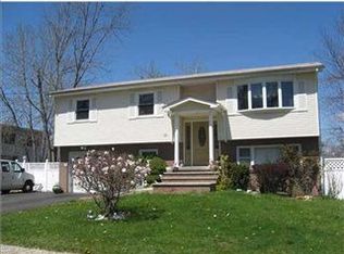 59 Picariello Dr, Haverstraw, NY 10927