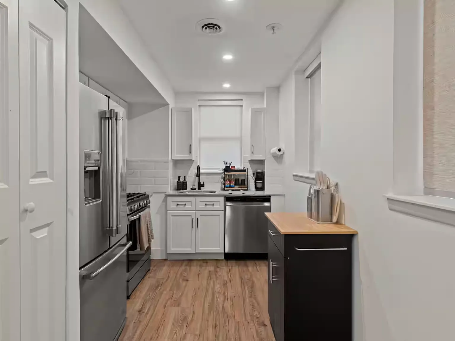 2 bed, 1200 sqft, $1,800 — Photo 4