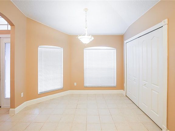 5th image of 408 Eastbridge Dr