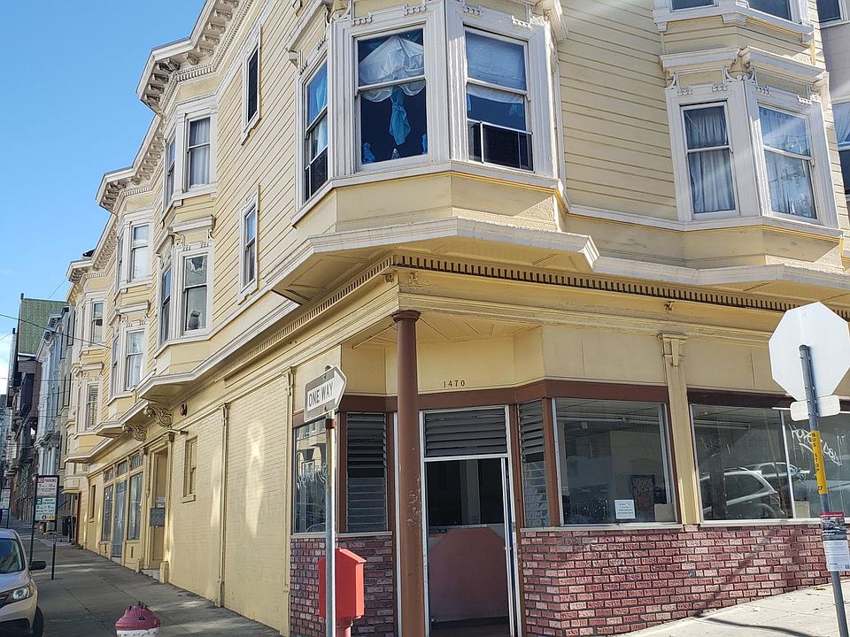 Centrally located building