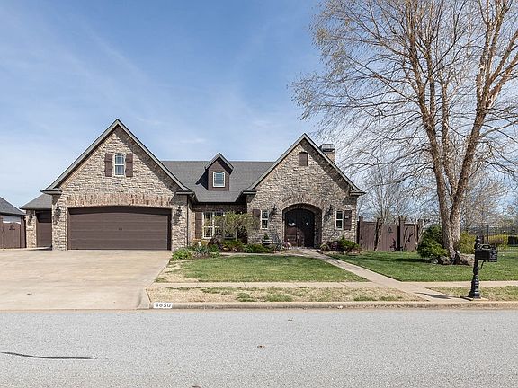 5th image of 4850 N Maple Grove Dr