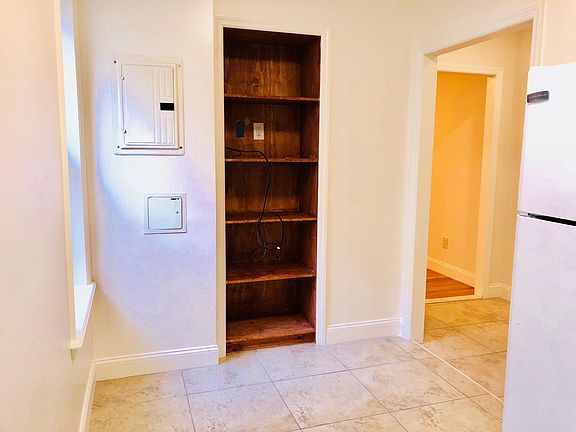 5th image of 37 Bay 26th St APT C8