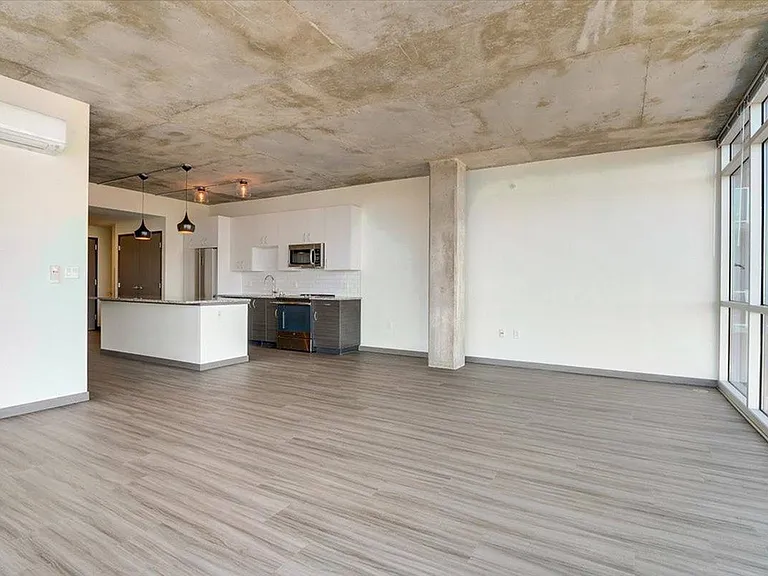 2 Bed / 2 Bath - Living Room