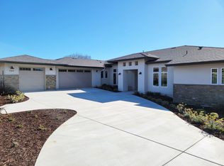 701 Waterford Ct, Paso Robles, CA 93446