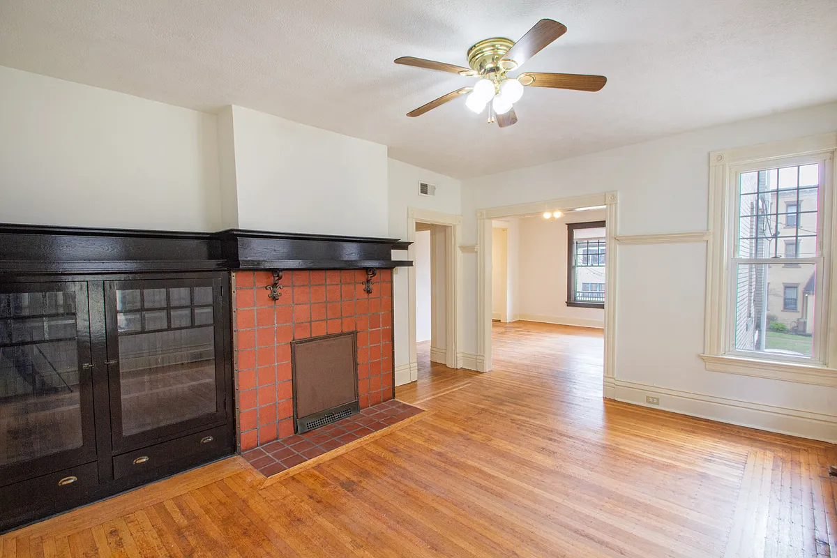 Building Photo - 439 Franklin Ave #2