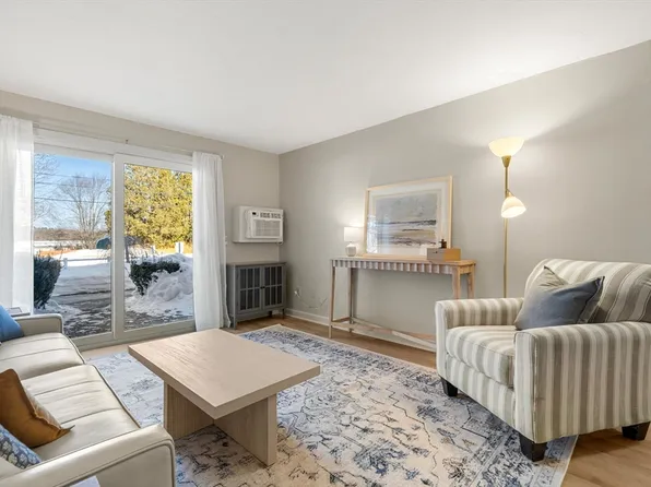 1 Brown Ave APT 25, Amesbury, MA 01913