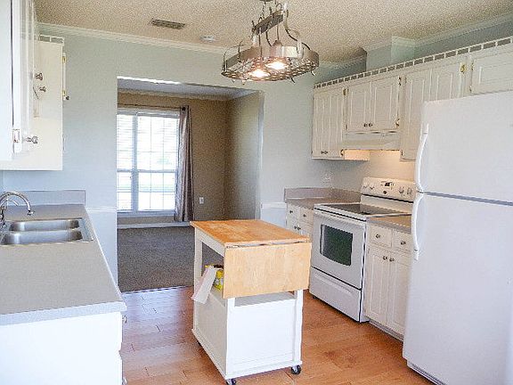 4th image of 3819 Merriman Ct