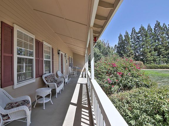 4th image of 73 Saddle Ct