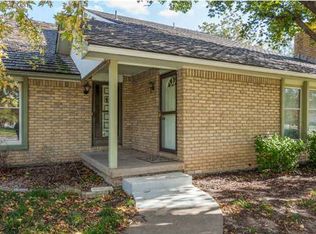 2424 N Walden Dr, Wichita, KS 67226