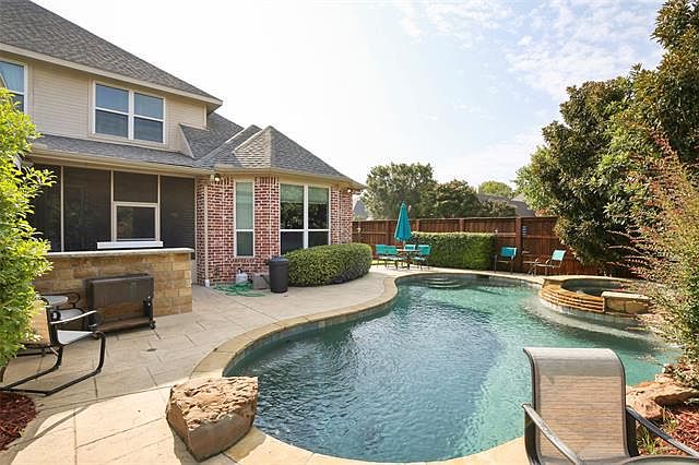 1st image of 303 Auburn Way