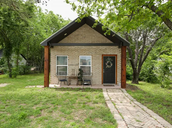 1013 Clay St, Nocona, TX 76255