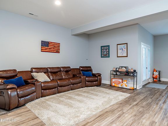 5th image of 1563 Mountain Hill Ln