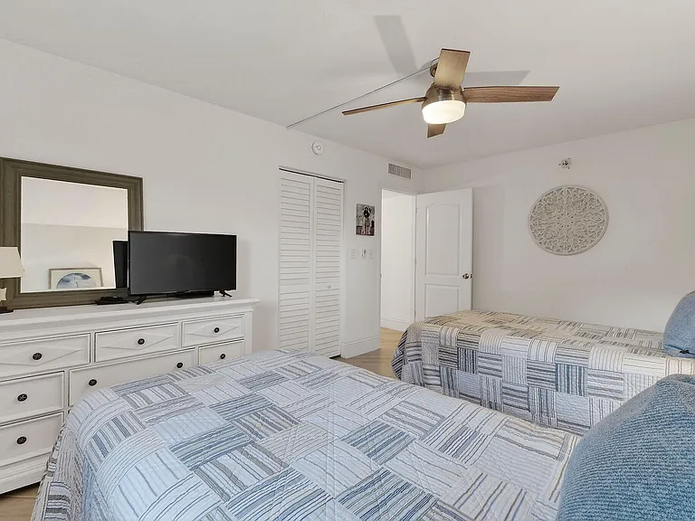 600 Ocean Dr #6002C — Photo 32