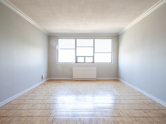 3rd image of 88 Bloor St E #0
