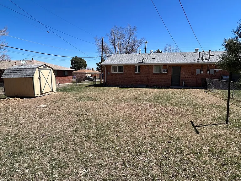 ** Move in Special** Spacious 3 bedroom, 1 bath Lakewood duplex with fenced in backyard available! — Photo 16