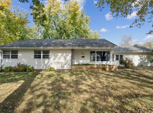 824 Meadow Ln, Waterloo, IA 50701