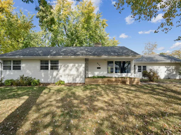 824 Meadow Ln, Waterloo, IA 50701