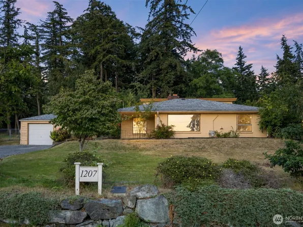 1207 32nd Street, Bellingham, WA 98225