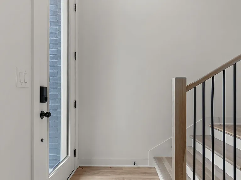 321 Douglas Ave — Photo 2