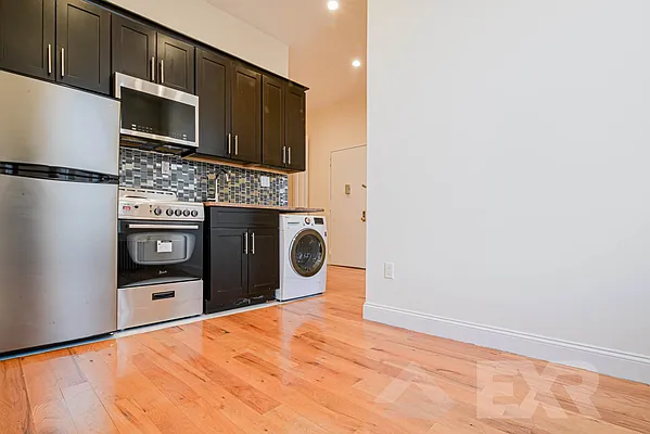 Rented by EXR | media 20