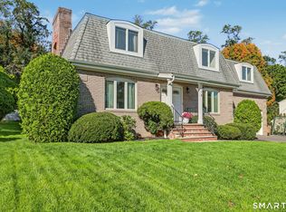 14 Coachlamp Lane, Stamford, CT 06902