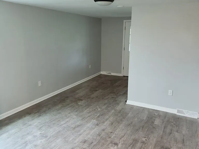 112 W 25th St #2 — Photo 12
