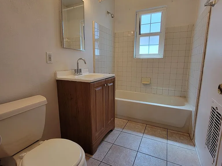 4882 Cape May Ave. — Photo 48