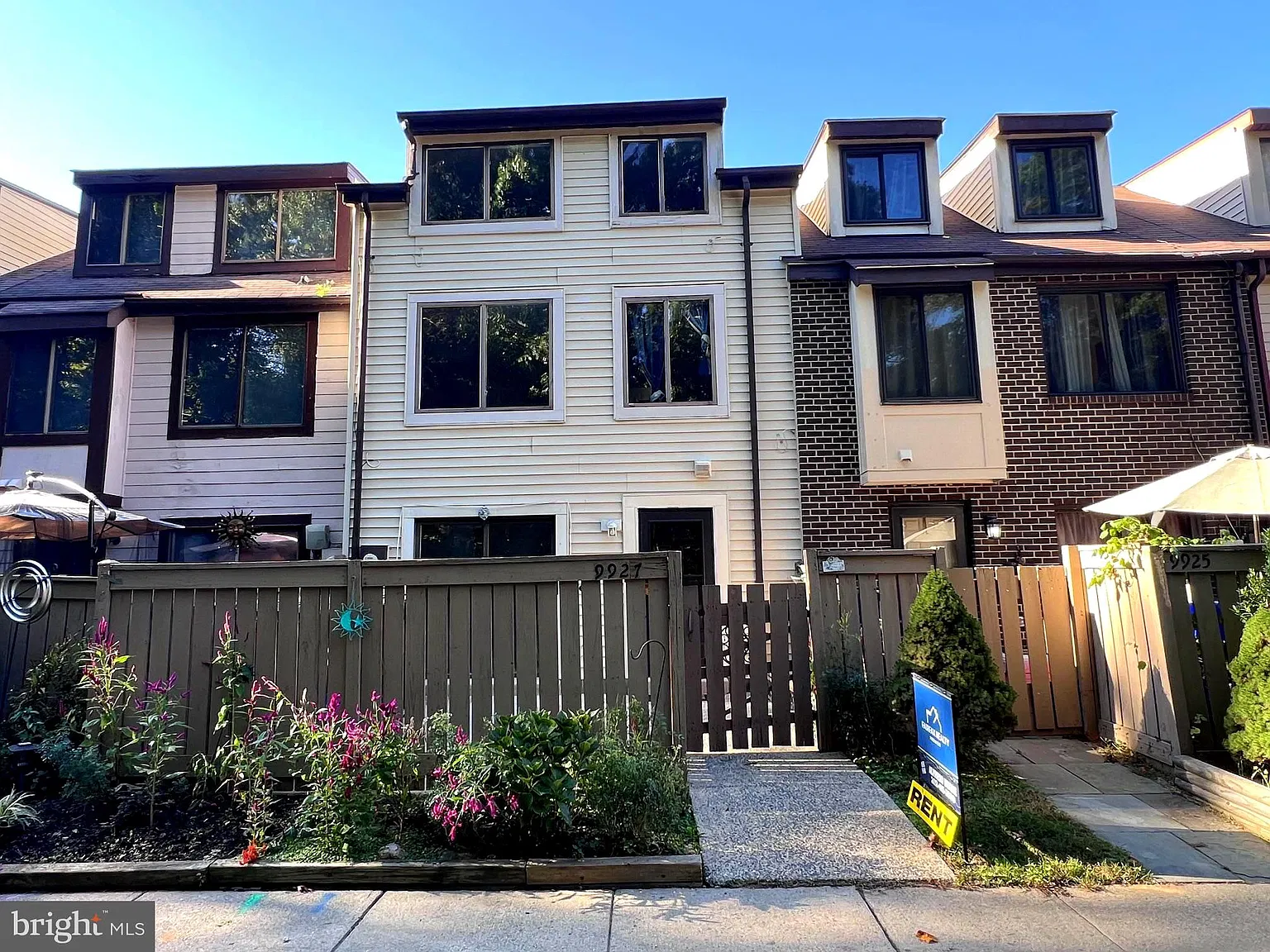 4 bed, 2.5 bath, 1188 sqft, $1,850 — Photo 1