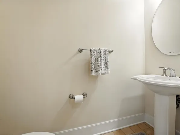 1025 Maxwell Lane image 19 of 33