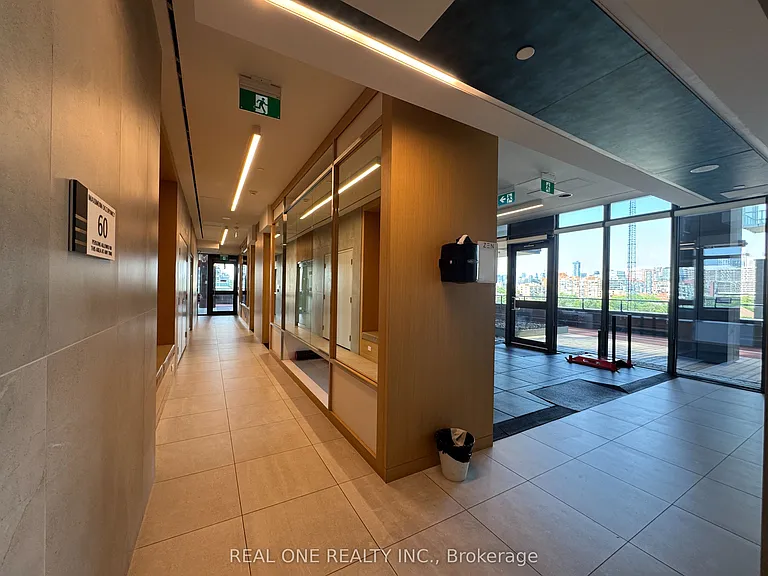 19 Western Battery Rd #Penthouse 20 — Photo 25