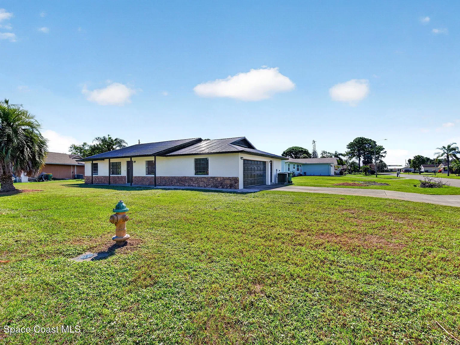 3 bed, 2.0 bath, 1230 sqft, $2,500 — Photo 4