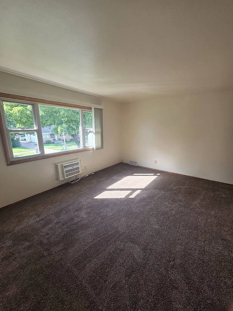 6600n77M — Photo 3