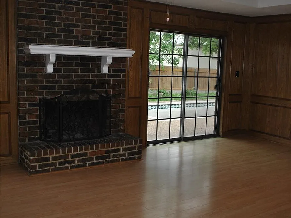 1902 Aspen Dr