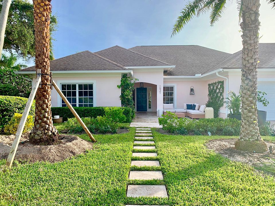 1st image of 1521 Shorelands Dr E